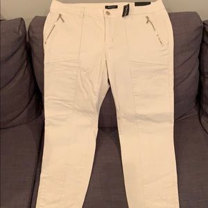 Brand new WHBM crop pant!